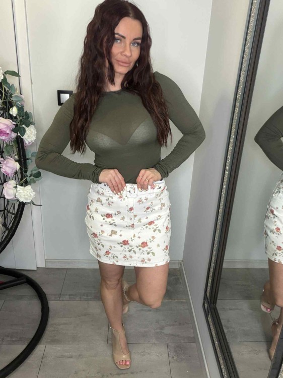 f214de5b-6e6f-48ba-9b84-4cb851d692d3.jpg